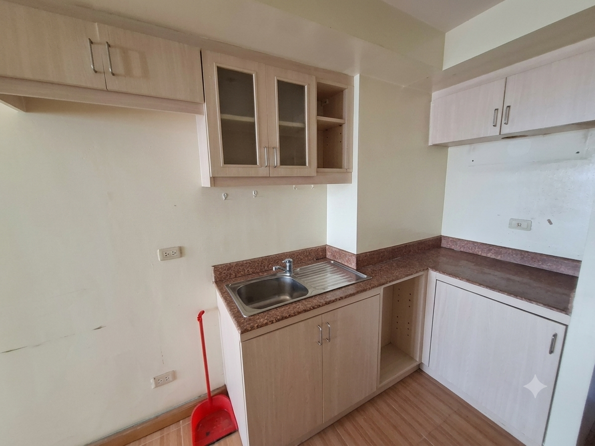 Foreclosed Residential Condominium For Sale in PACO, MANILA (33 sqm Floor Area) - Media Image Asset Panel Sub-No 3