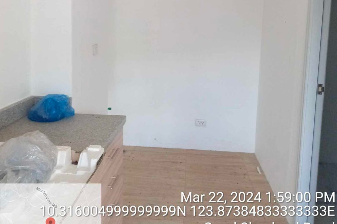 Foreclosed Residential Condominium For Sale in Cebu City, Cebu - Media Image Asset Panel Sub-No 3