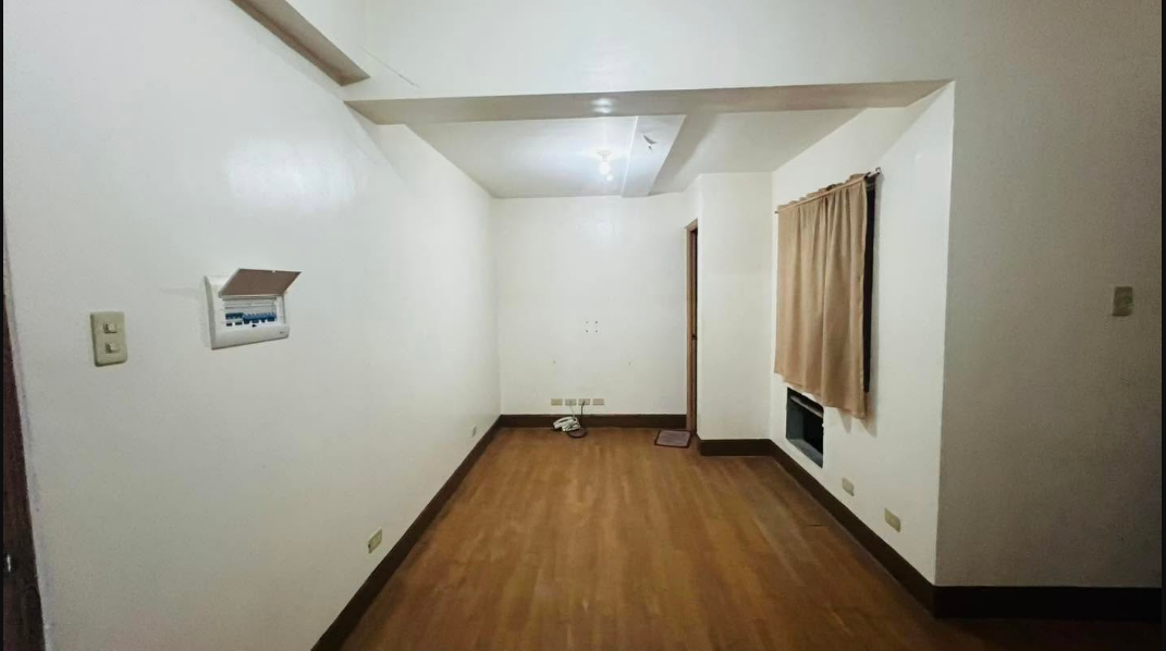 Foreclosed Residential Condominium For Sale in Makati City, Metro Manila - Media Image Asset Panel Sub-No 2
