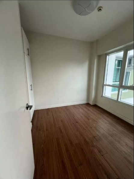Foreclosed Residential Condominium For Sale in Makati City, Metro Manila - Media Image Asset Panel Sub-No 8