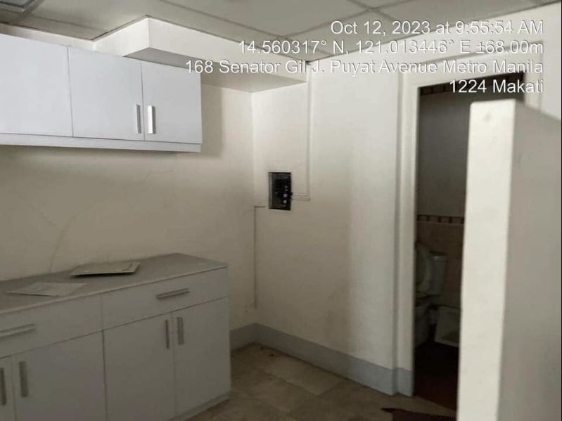 Foreclosed Residential Condominium For Sale in Makati City, Metro Manila - Media Image Asset Panel Sub-No 6