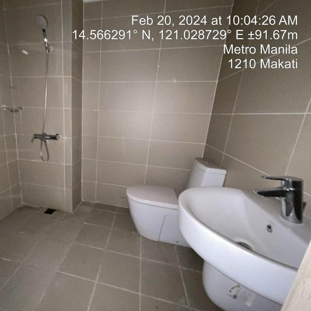 Foreclosed Residential Condominium For Sale in Makati City, Metro Manila - Media Image Asset Panel Sub-No 5