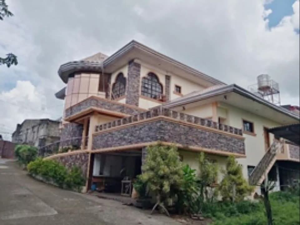 Foreclosed Residential House & Lot For Sale in Lucena City, Quezon Province (1285 sqm Lot Area) for sale in Lucena City, Quezon Province
